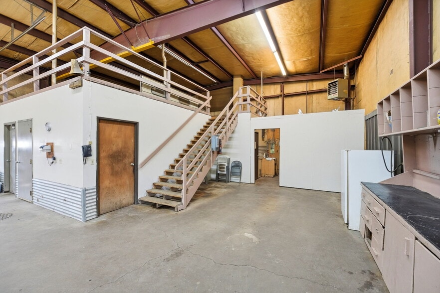 More Photos Of 3435 Kimball Cir, Colorado Springs Service For Lease