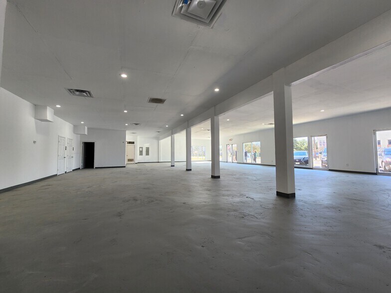 More Photos Of 601 N 4th St, Princeton Storefront Retail Office For Lease