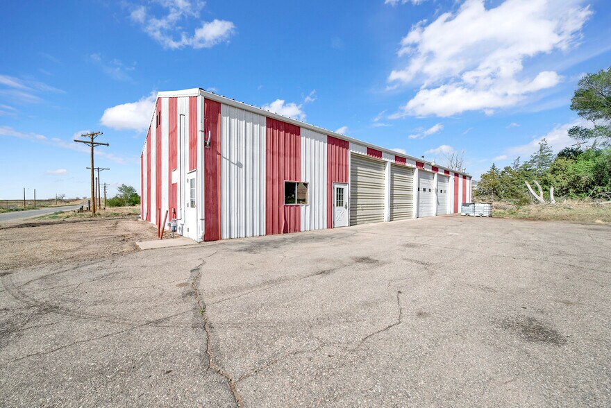 More Photos Of 104 Main St, Wiggins Industrial For Sale