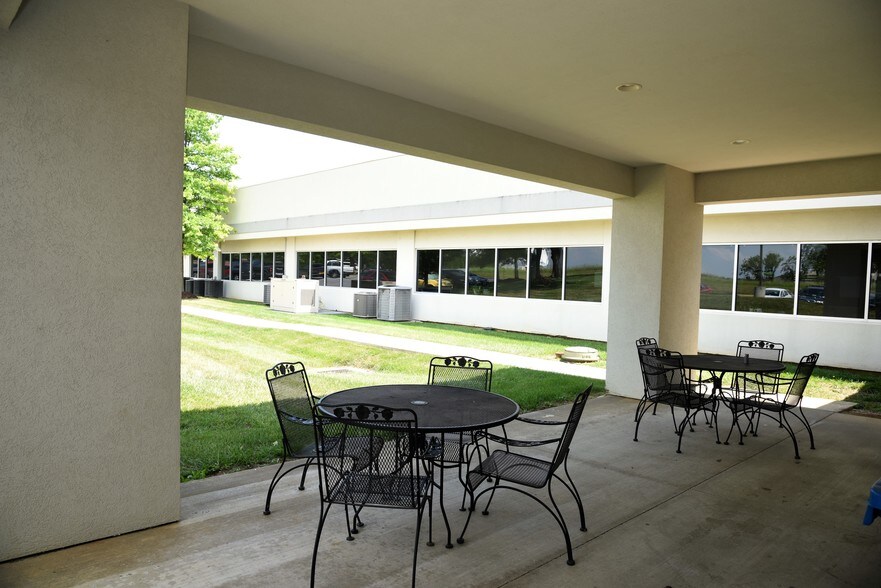 More Photos Of 131 Dawson Dr, Winchester Office For Lease