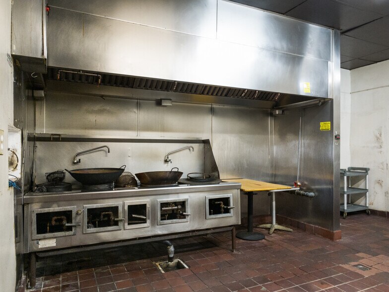 More Photos Of 8101-8109 Beverly Blvd, Los Angeles General Retail For Lease