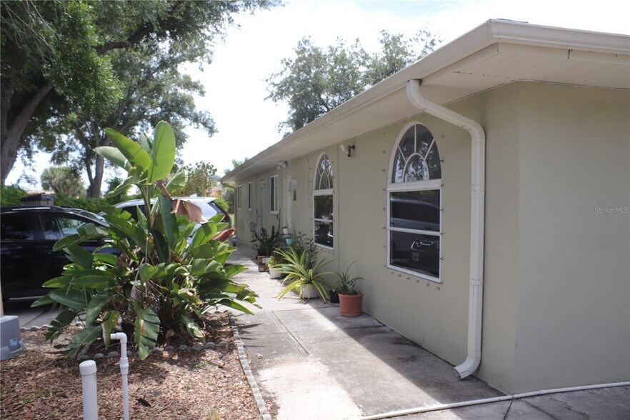 Primary Photo Of 12210 Genoa Dr, North Port Apartments For Sale