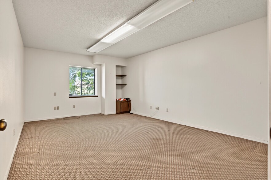 More Photos Of 12625 40th St N, Clearwater Warehouse For Sale