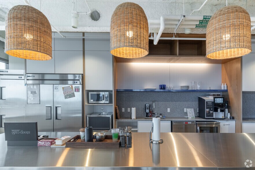 More Photos Of 1560 Broadway, Denver Coworking Space