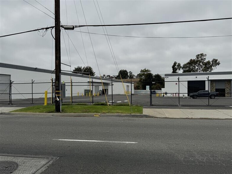 More Photos Of 8731 & 8741 Pioneer Blvd, Santa Fe Springs Warehouse For Sale