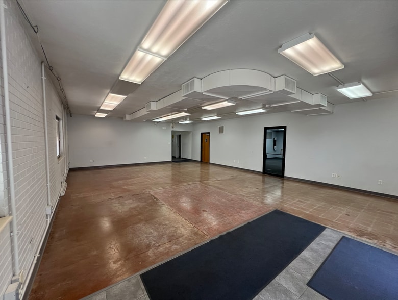 More Photos Of 3600-3610 S Huron St, Englewood Warehouse For Sale