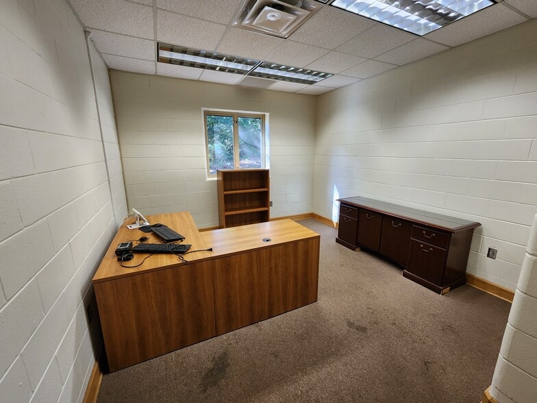 More Photos Of 301 21st Ave S, Birmingham Schools For Lease