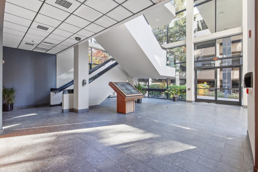 More Photos Of 100 Willow Plz, Visalia Medical For Sale