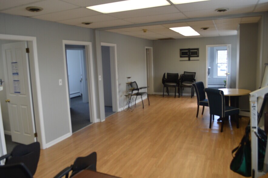 More Photos Of 6-14 Elm St, Oakland Storefront Retail Office For Lease