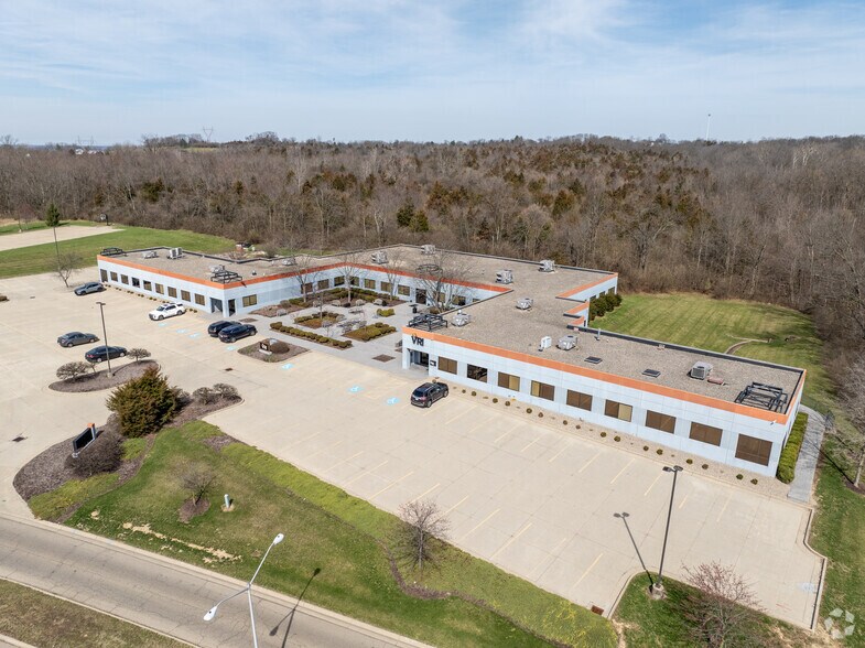 More Photos Of 1400 Commerce Center Dr, Franklin Office For Lease