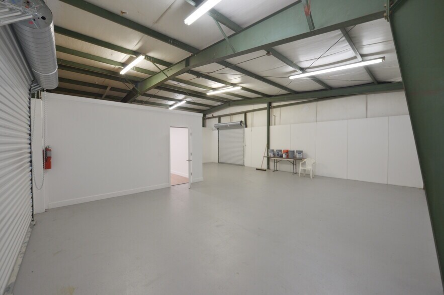 More Photos Of 425 S Wickham Rd, Melbourne Flex For Sale