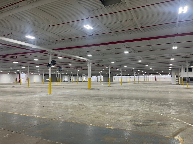 More Photos Of 402 Royal Rd, Michigan City Manufacturing For Lease