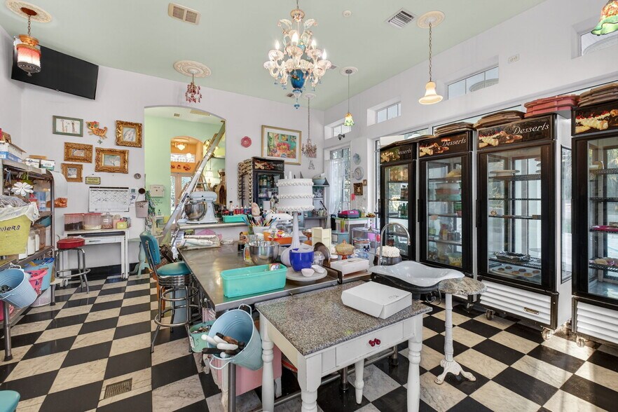 More Photos Of 197 E Church St, Deland Restaurant For Sale