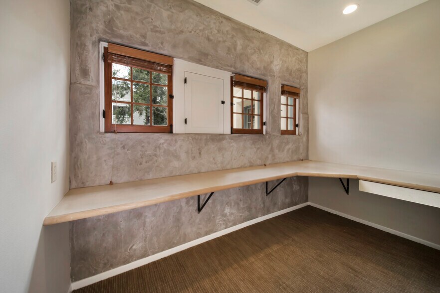 More Photos Of 2003 N Broadway, Santa Ana Office For Lease