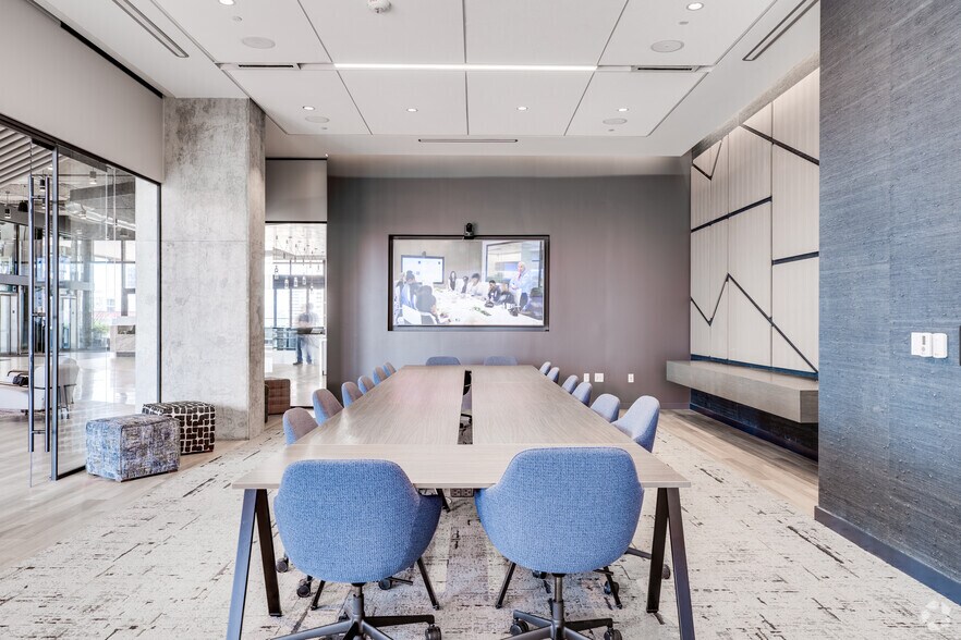 More Photos Of 405 Colorado St, Austin Office For Lease