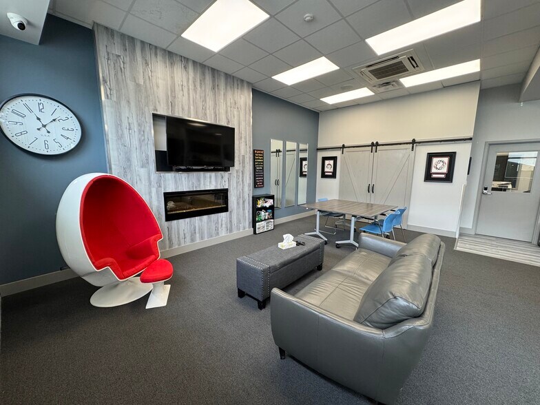 More Photos Of 11767 225th St, Maple Ridge Storefront Retail Office For Sale