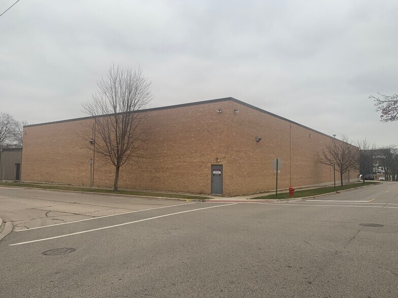 More Photos Of 410 E Church St, Libertyville Industrial For Sale