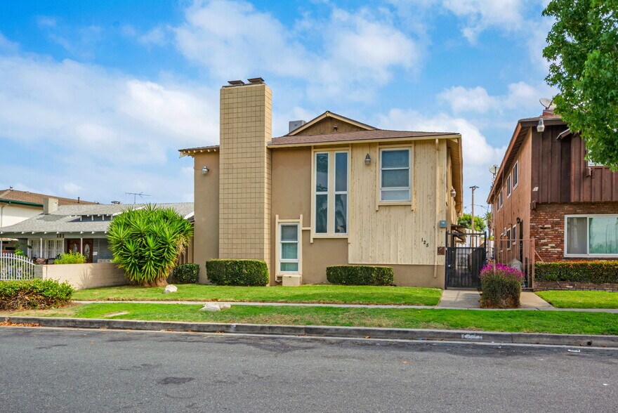 More Photos Of 125 E Buckthorn St, Inglewood Apartments For Sale