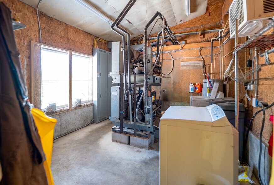 More Photos Of 4634 Highway 185, New Haven Freestanding For Sale