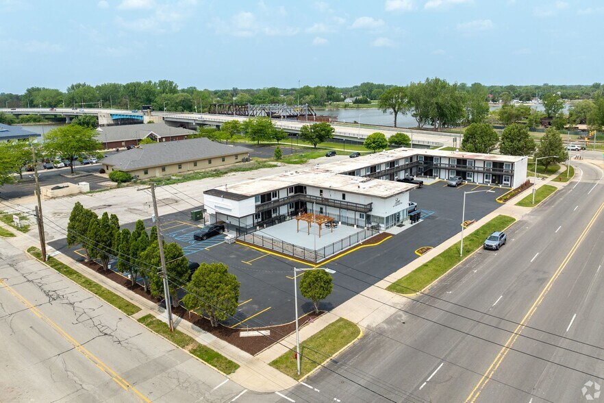 More Photos Of 1305 Washington Ave, Bay City Apartments For Sale
