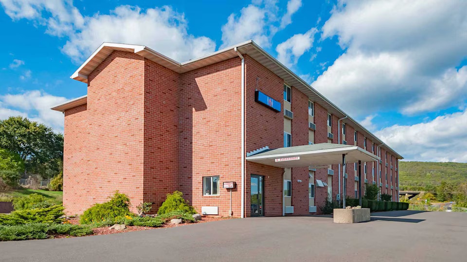 More Photos Of 1064 PA-93, Drums, PA 18222, Drums Hotel For Sale