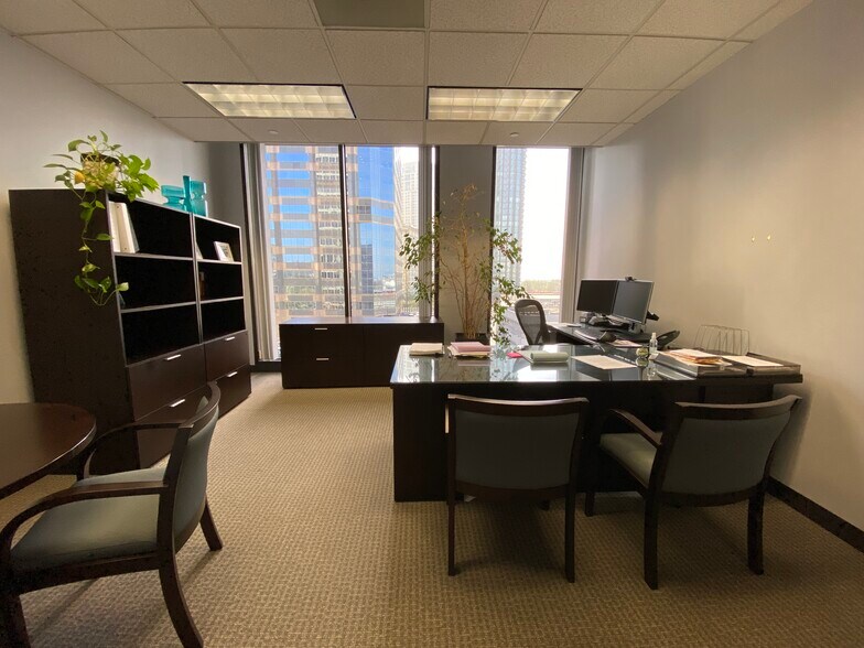More Photos Of 1901 Avenue of the Stars, Los Angeles Office For Lease