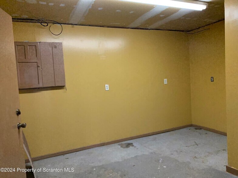 2726 N Main Ave, Scranton, PA 18508 Auto Repair For Sale