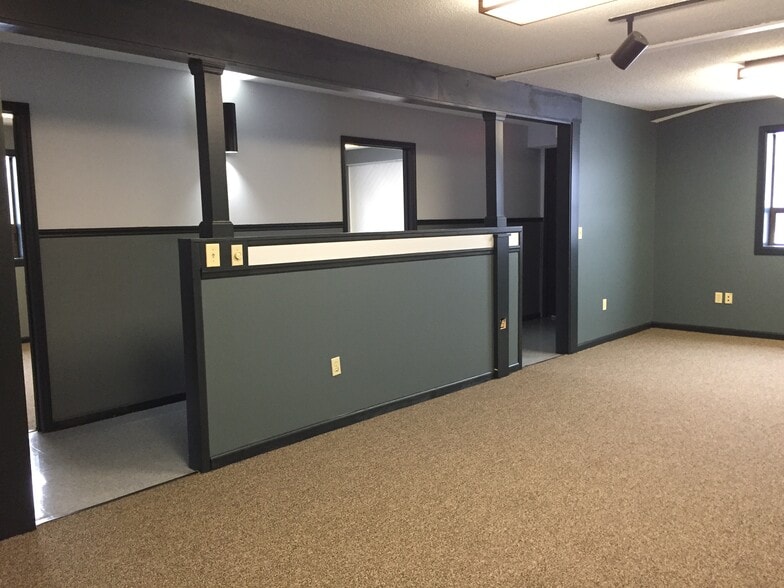 More Photos Of 860 Hudson River Rd, Mechanicville Manufacturing For Lease
