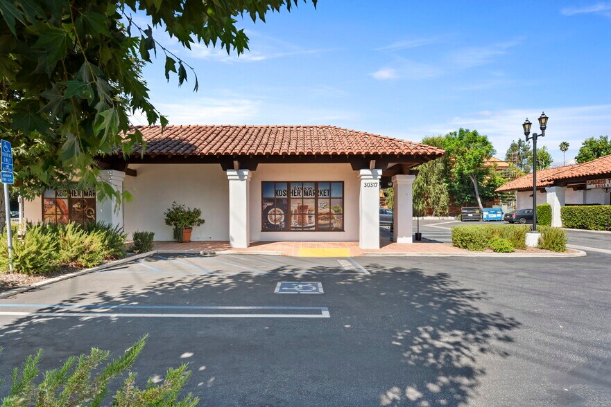 More Photos Of 30313-30317 Canwood St, Agoura Hills Unknown For Lease