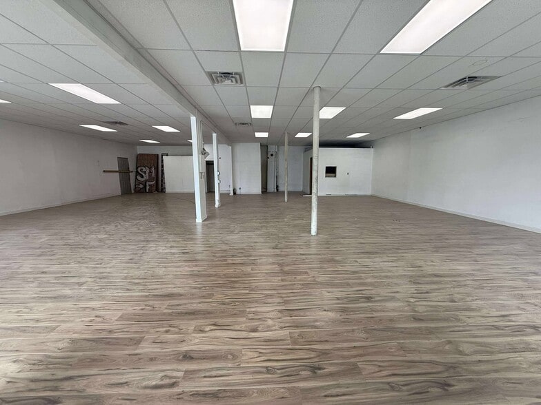 More Photos Of 775 S 38th St, Tacoma General Retail For Lease