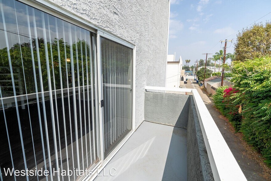 More Photos Of 4406 Cahuenga Blvd, Toluca Lake Apartments For Sale