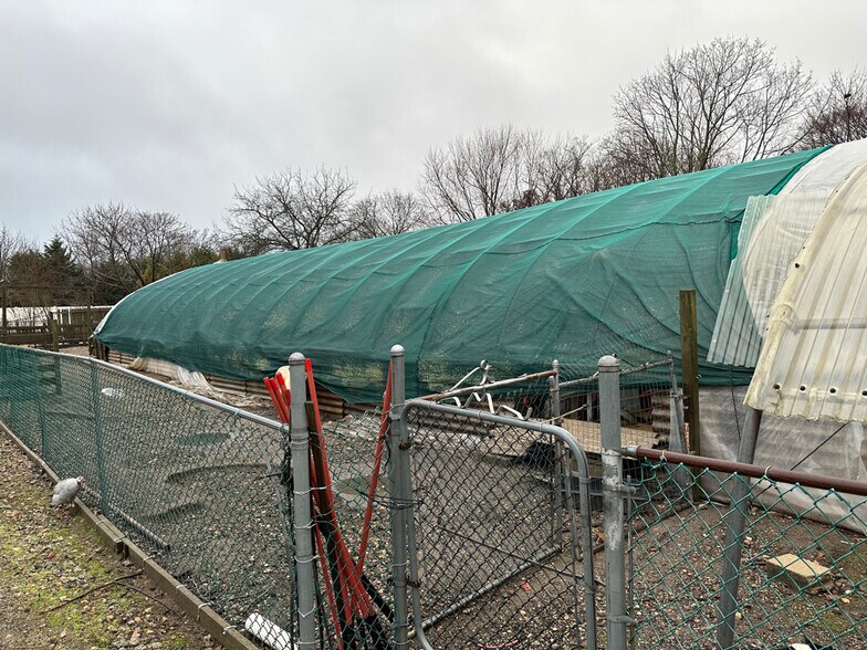 More Photos Of 482 Sylvan Ave, Bayport Garden Center For Sale