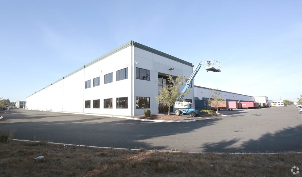 More Photos Of 2511 70th Ave E, Fife Warehouse For Lease
