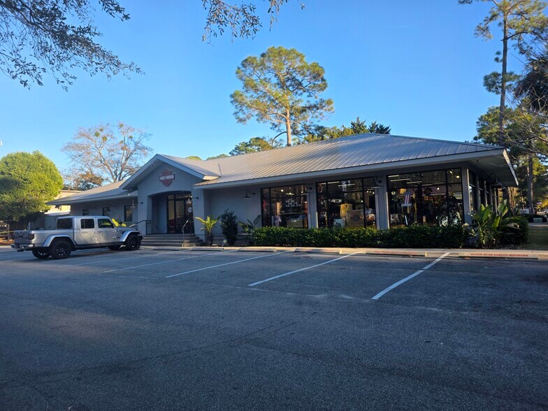 More Photos Of 32 Palmetto Bay Rd, Hilton Head Island Unknown For Lease