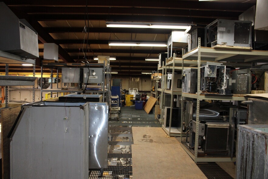 More Photos Of 6112 Patterson Rd, Little Rock Light Distribution For Sale