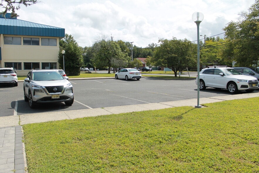 More Photos Of 3321 Doris Ave, Ocean Unknown For Lease