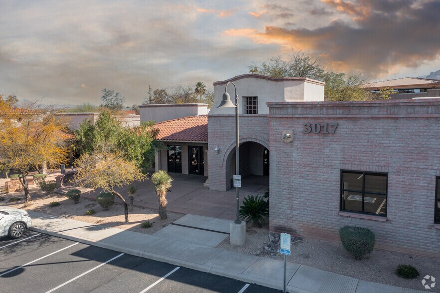 More Photos Of 3017 W Ina Rd, Tucson Office For Lease