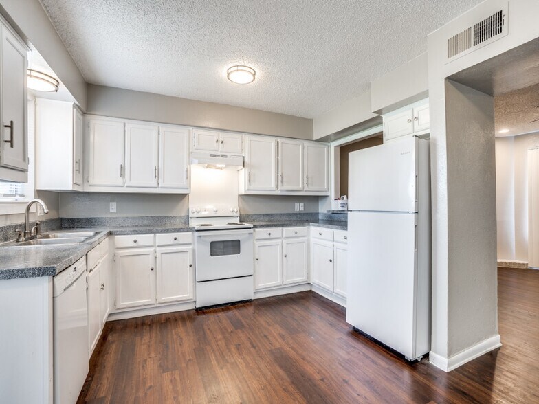 514 E Beltline St, DeSoto, TX 75115 Apartments For Sale