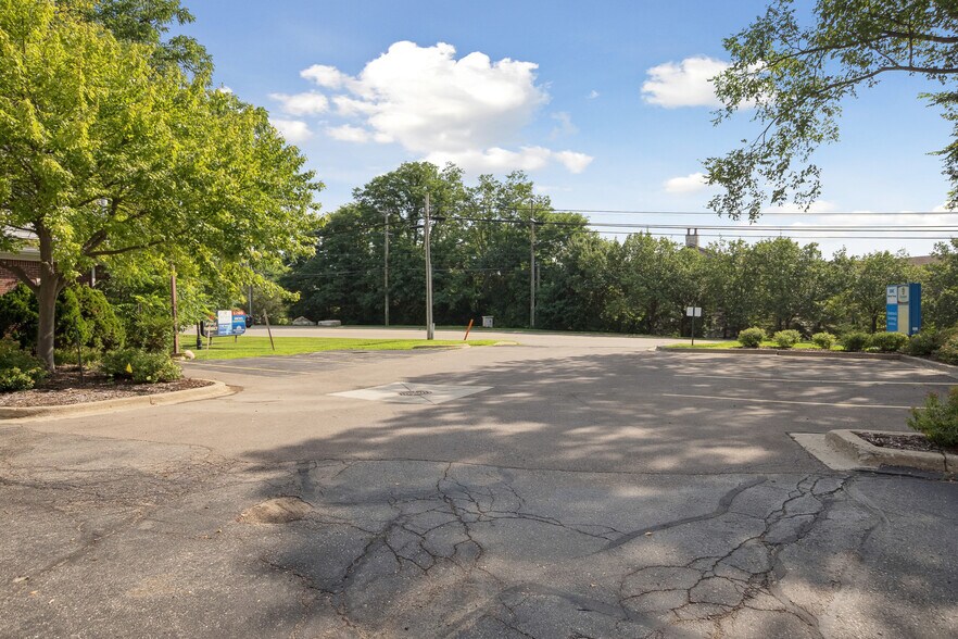 More Photos Of 1181 N Milford Rd, Milford Medical For Lease