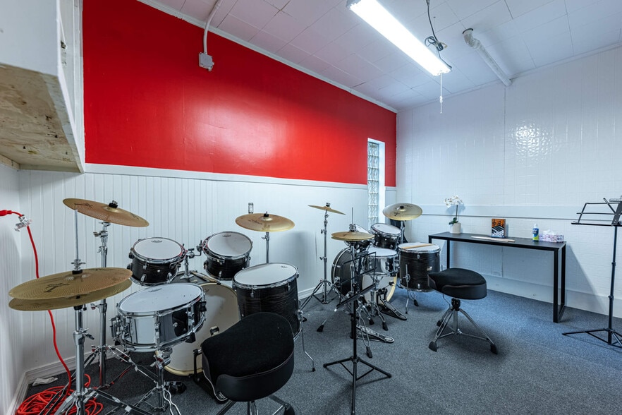 More Photos Of 2119 Central Ave, Middletown Office For Lease