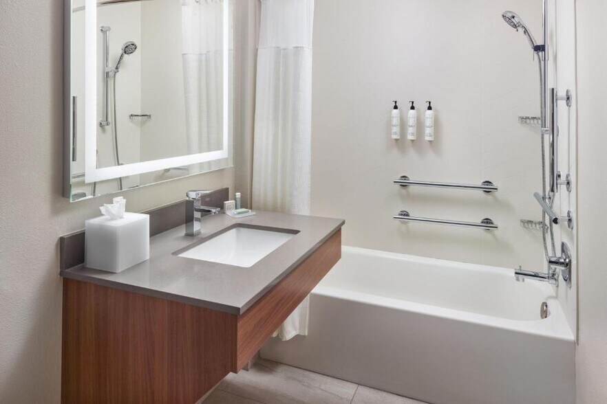 More Photos Of 30 Mill Rd, McDonough Hotel For Sale