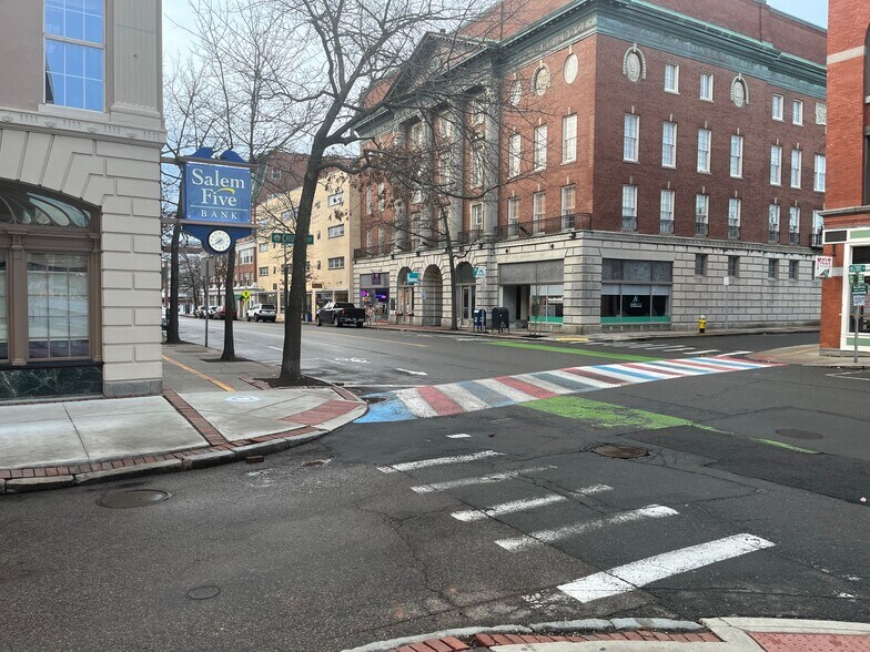 More Photos Of 71 Washington St, Salem Bank For Lease