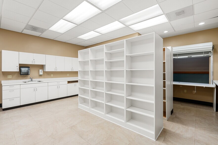 More Photos Of 125 NE Manzanita Ave, Grants Pass Medical For Sale