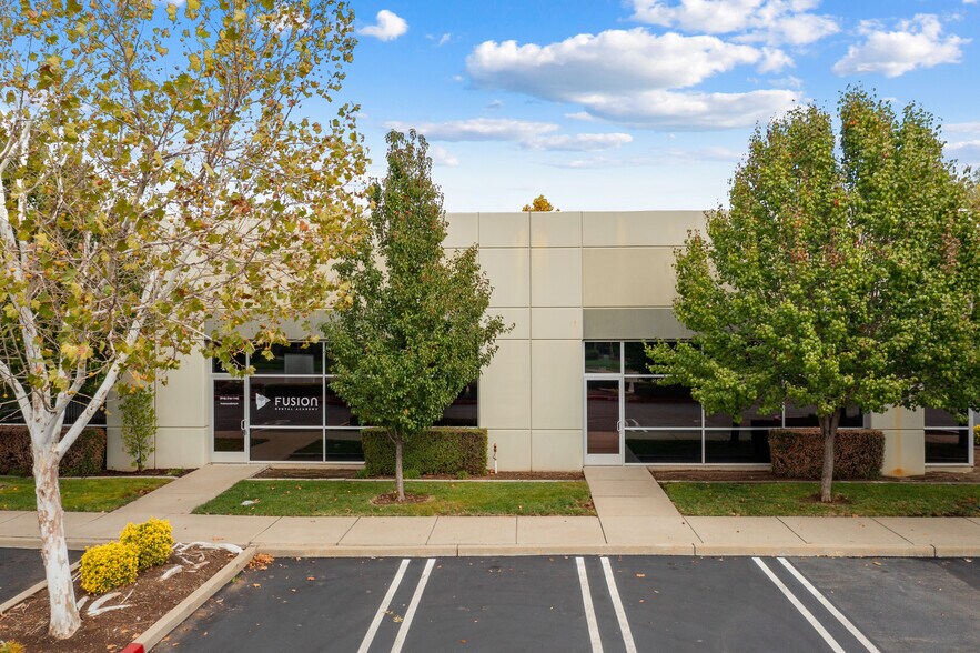 More Photos Of 920 Reserve Dr, Roseville Loft Creative Space For Lease