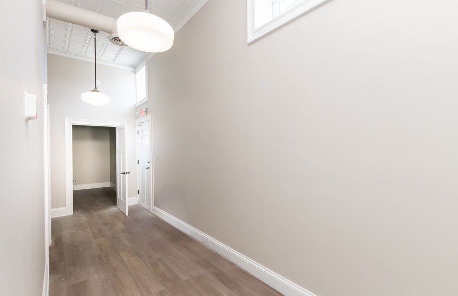 More Photos Of 2218 Bardstown Rd, Louisville Storefront For Lease