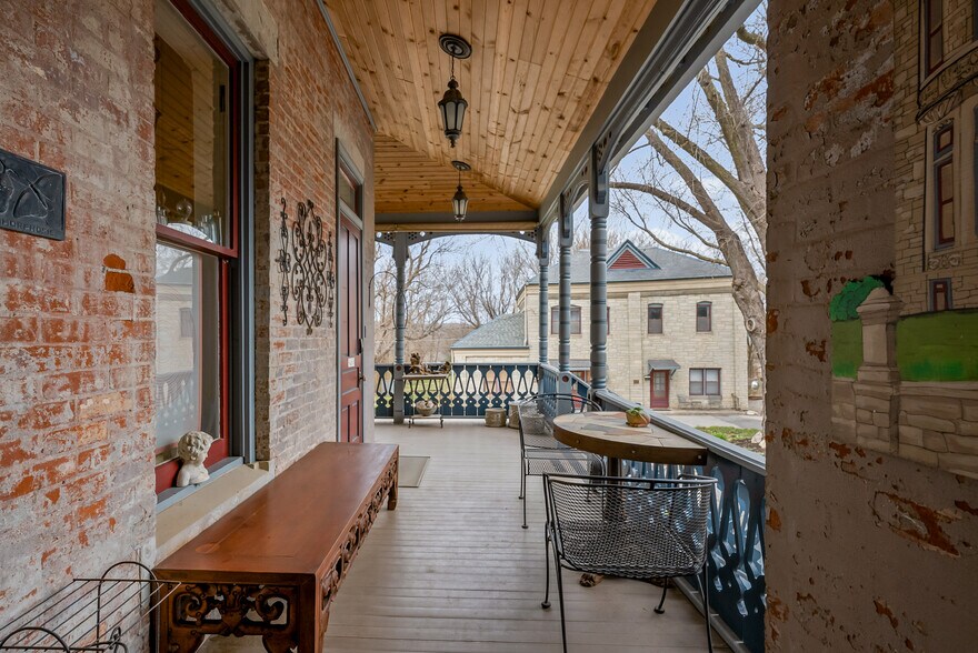 More Photos Of 809 Hall St, Saint Joseph Hospitality For Sale