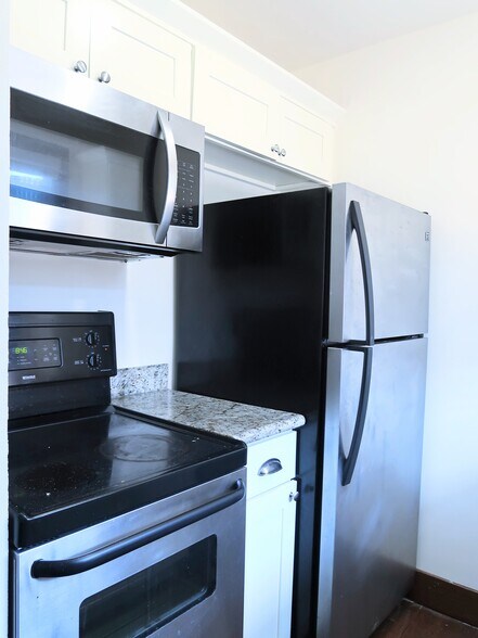 More Photos Of 6710 Greenwood Ave N, Seattle Apartments For Sale