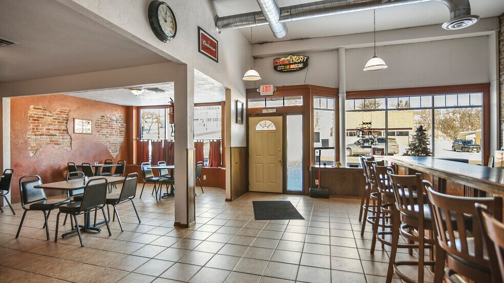 More Photos Of 153 W Walnut St, Genesee Restaurant For Sale