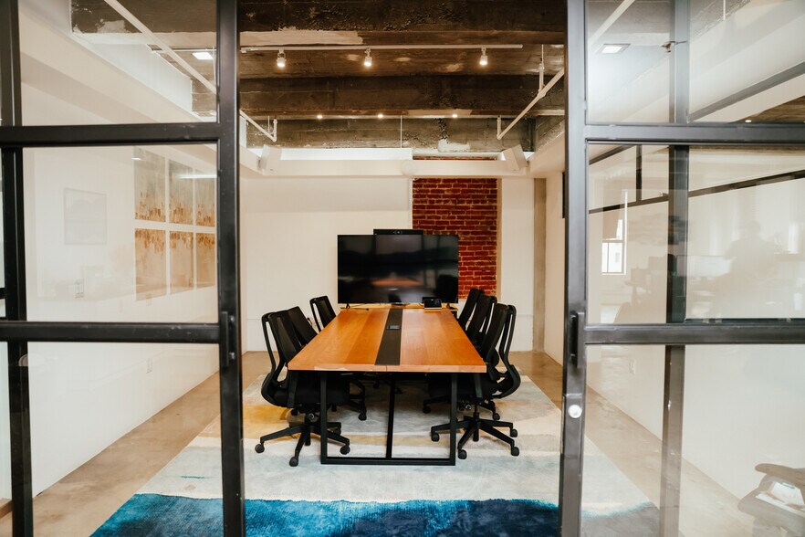More Photos Of 742-748 S Hill St, Los Angeles Loft Creative Space For Lease