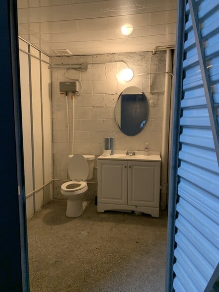 More Photos Of 1275 Pryor Rd SW, Atlanta Warehouse For Sale